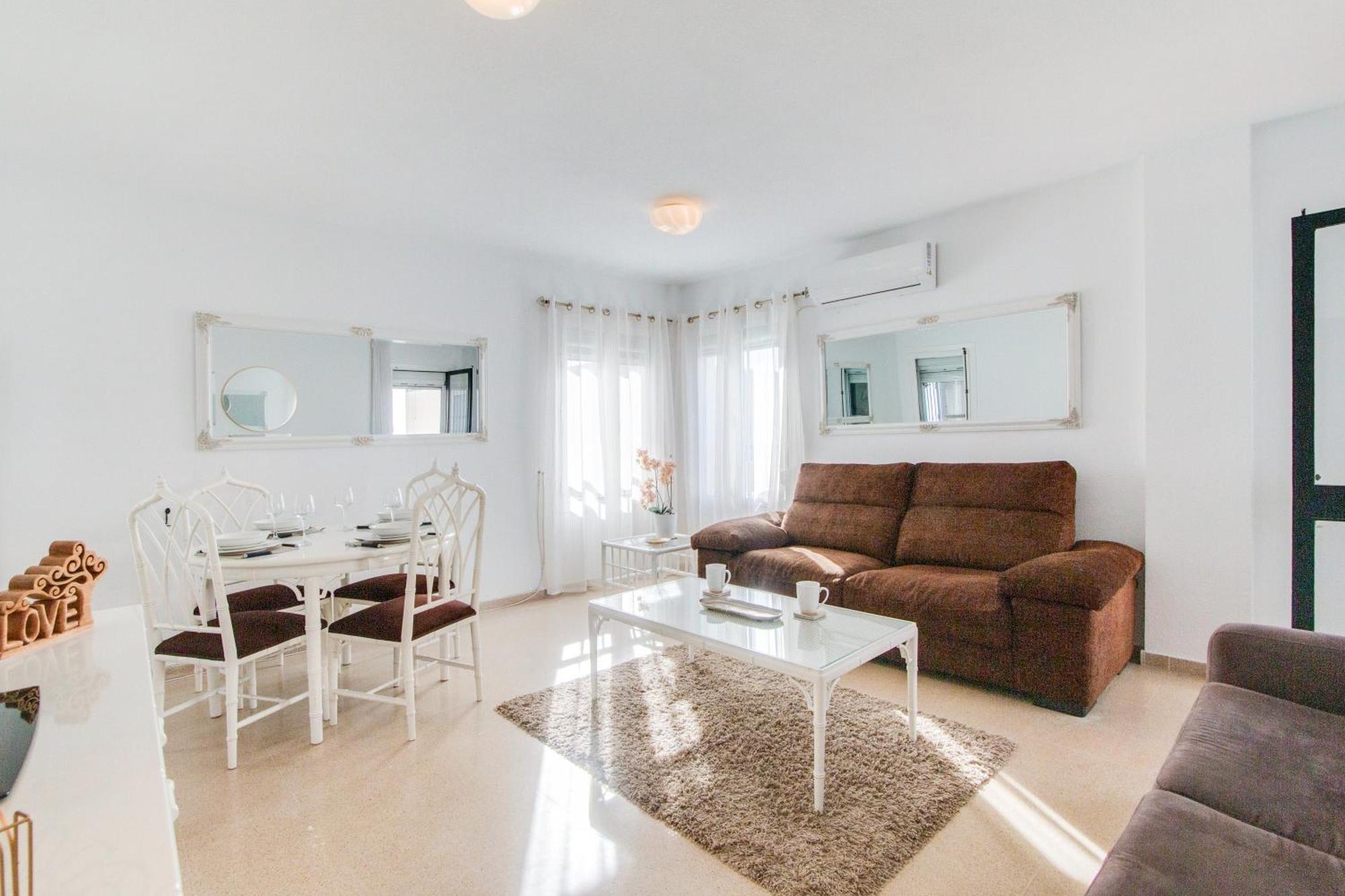 Close To The Beach, 5 Minutes Walk San Luis de Sabinillas Ngoại thất bức ảnh