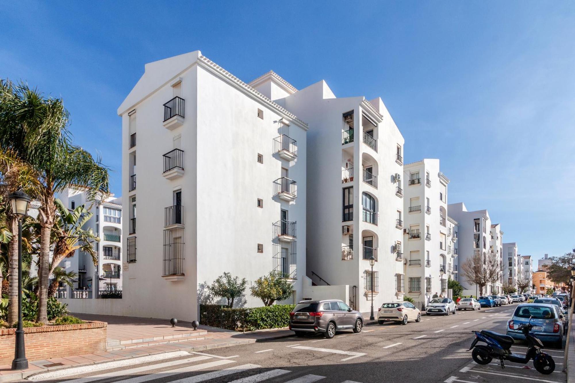 Close To The Beach, 5 Minutes Walk San Luis de Sabinillas Ngoại thất bức ảnh